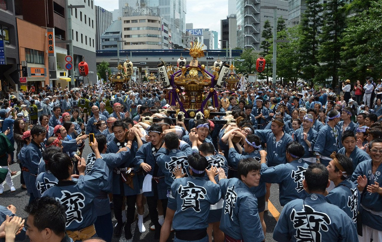 中央路满是